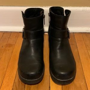 Harley Davidson motorcycle boots. Size 8 ankle height leather engineer boots .